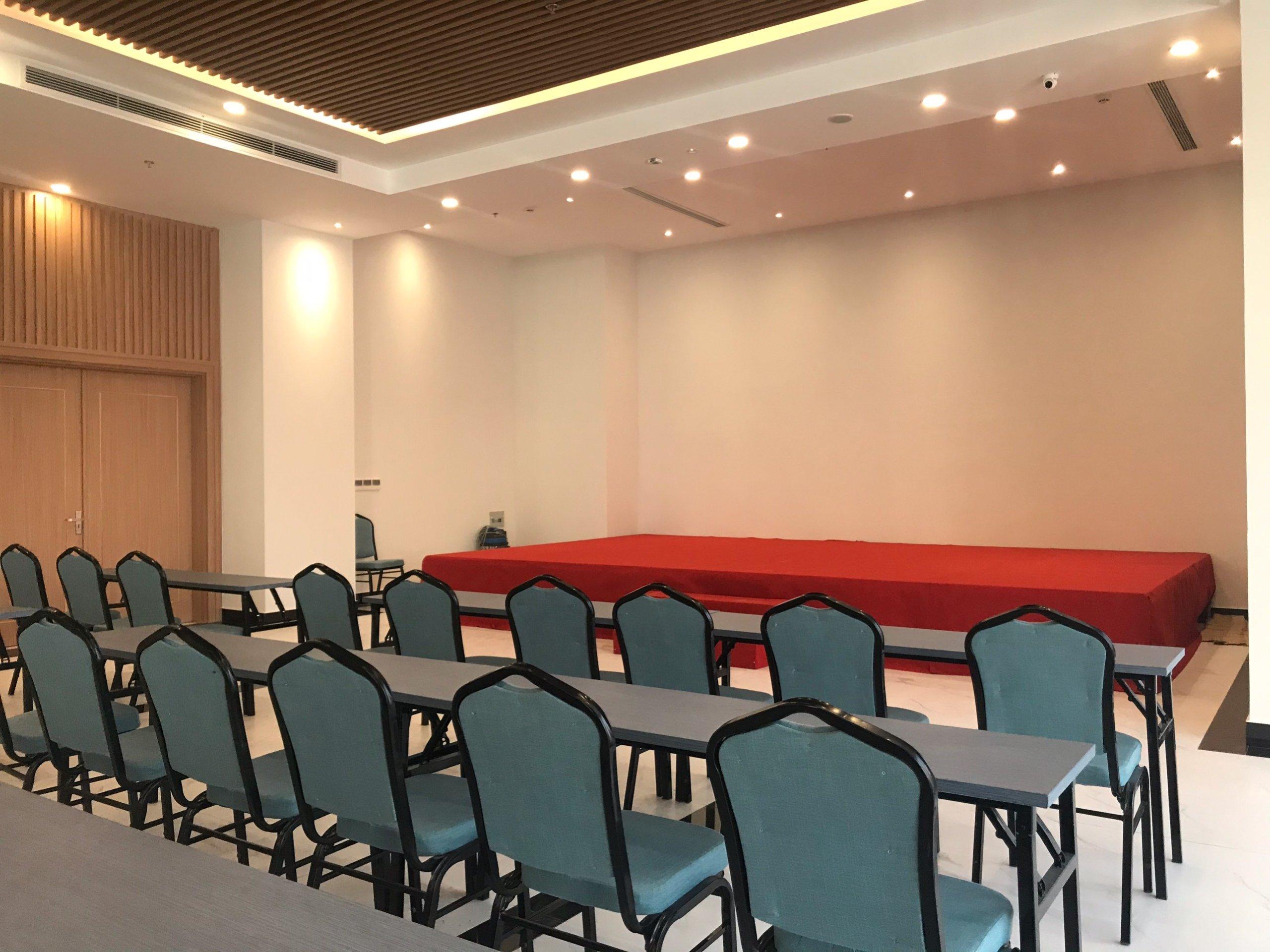 Virgo Hotel Nha Trang Ngoại thất bức ảnh The 2019-2020 Academic Year Opening Ceremony