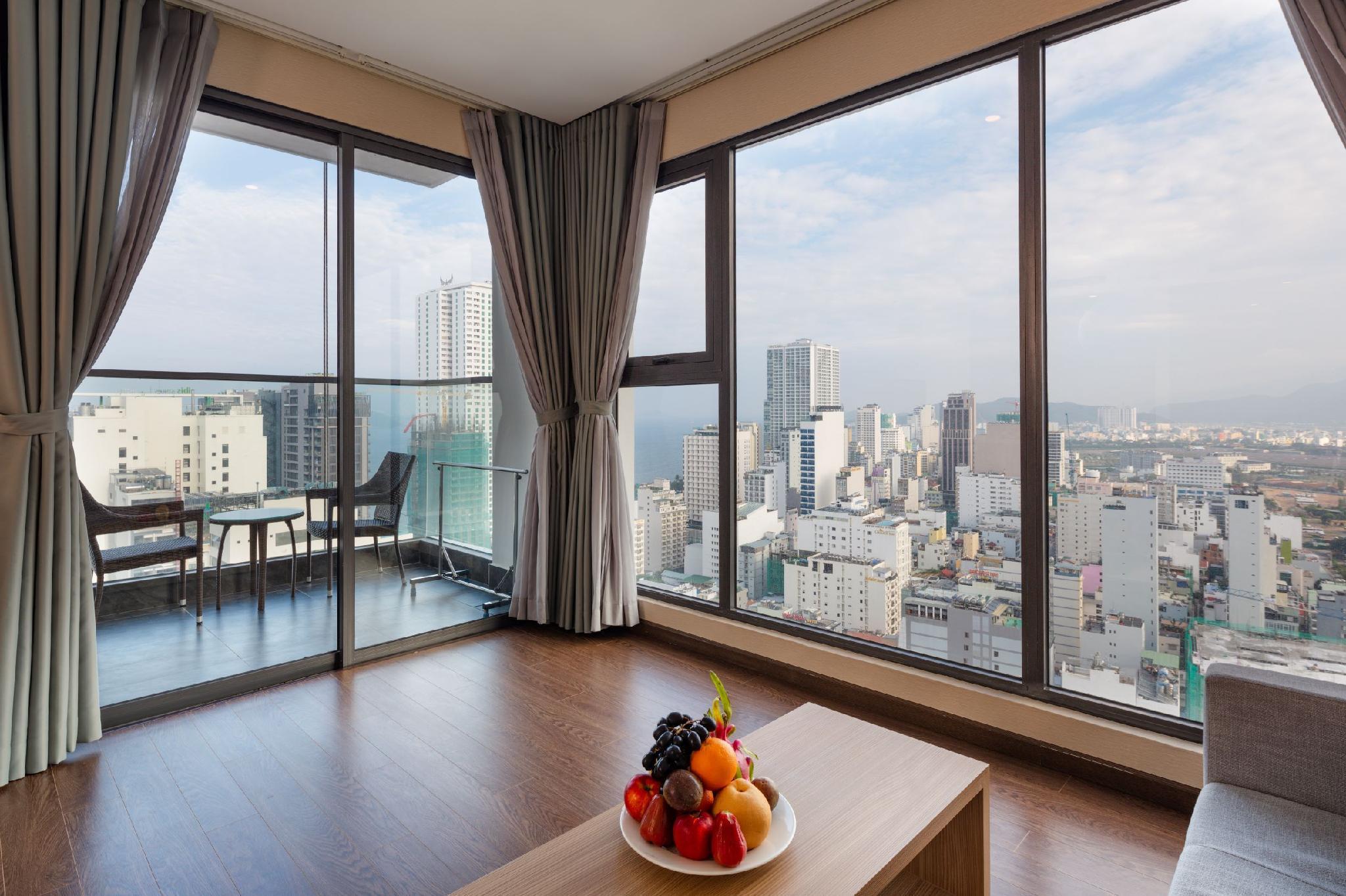 Virgo Hotel Nha Trang Ngoại thất bức ảnh A view of the city from a suite at the hotel
