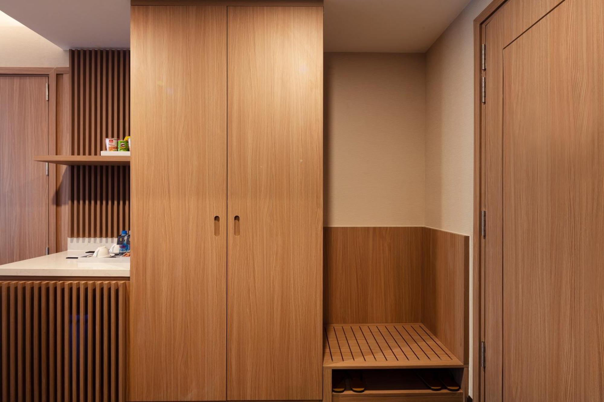 Virgo Hotel Nha Trang Ngoại thất bức ảnh A modern Japanese toilet
